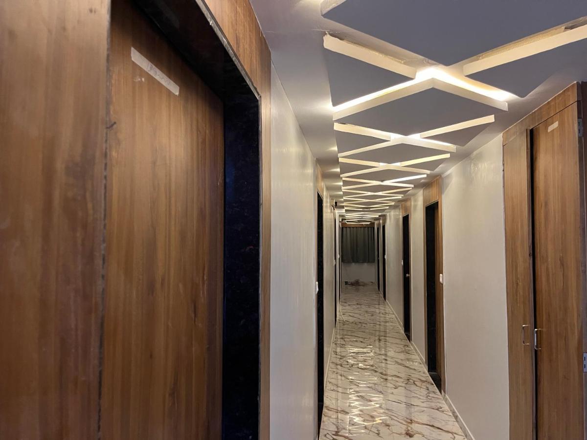 Hotel Krishna Ahmedabad Exterior photo