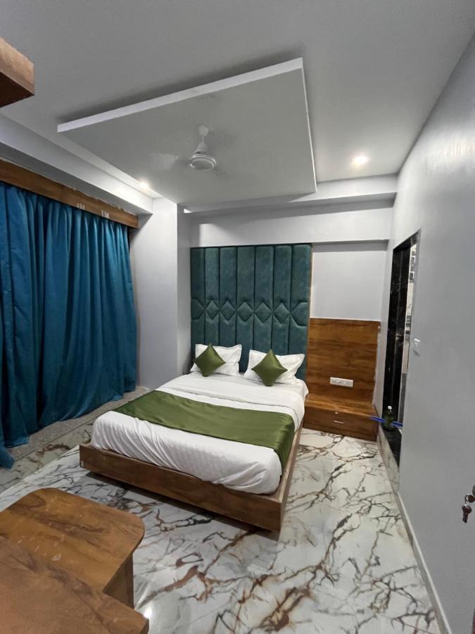 Hotel Krishna Ahmedabad Exterior photo