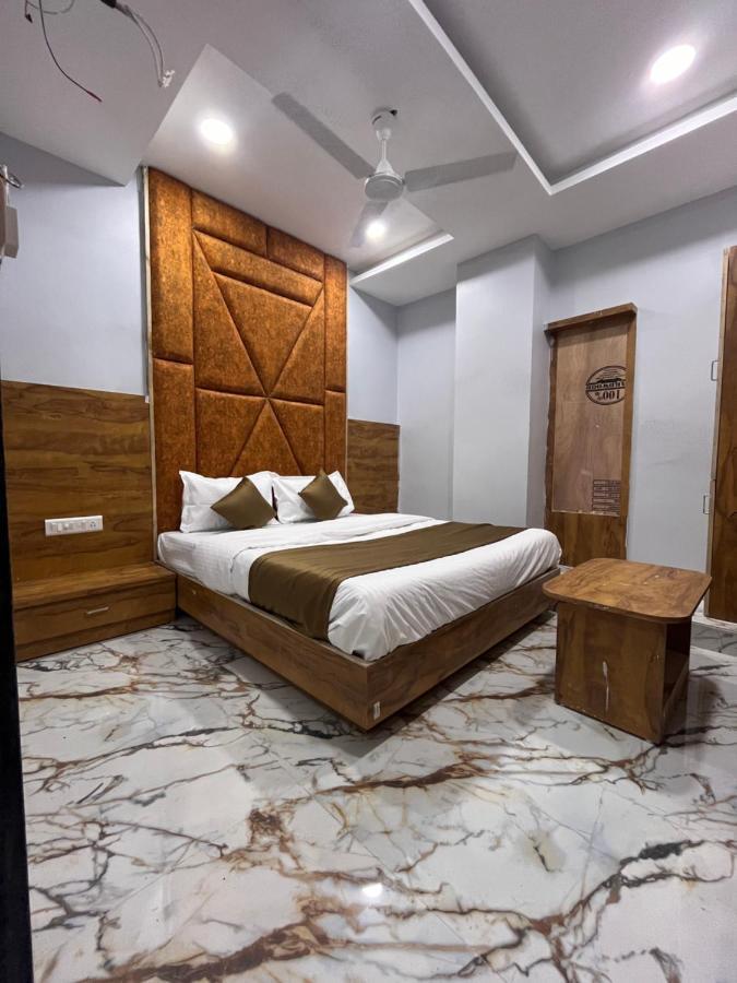 Hotel Krishna Ahmedabad Exterior photo