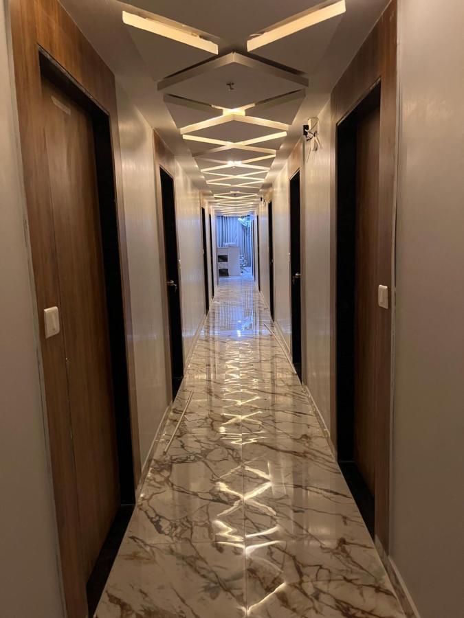 Hotel Krishna Ahmedabad Exterior photo