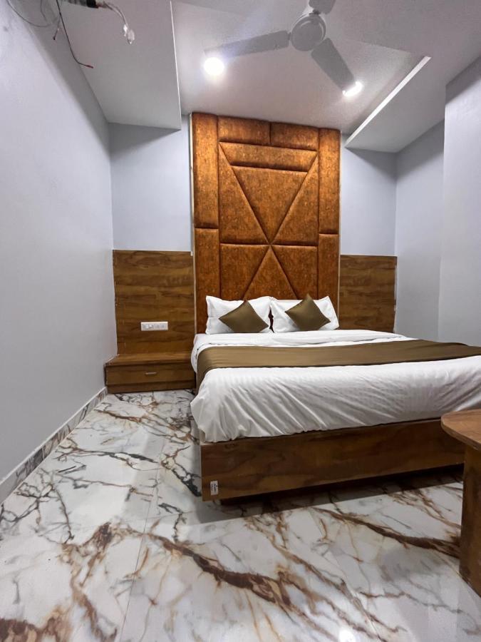 Hotel Krishna Ahmedabad Exterior photo