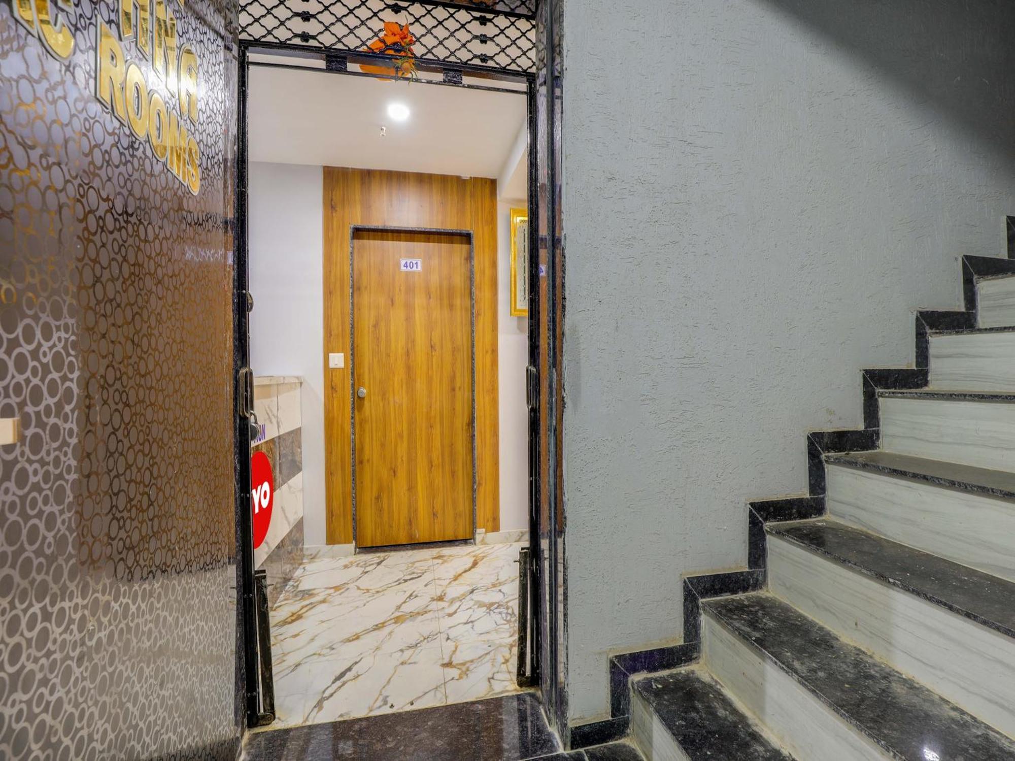 Hotel Krishna Ahmedabad Exterior photo
